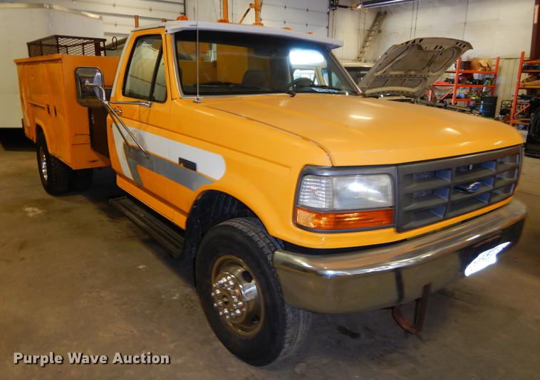 image for item DN9237 1994 Ford F450 Super Duty utility truck