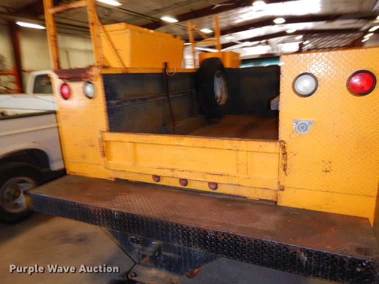 image for item DN9237 1994 Ford F450 Super Duty utility truck