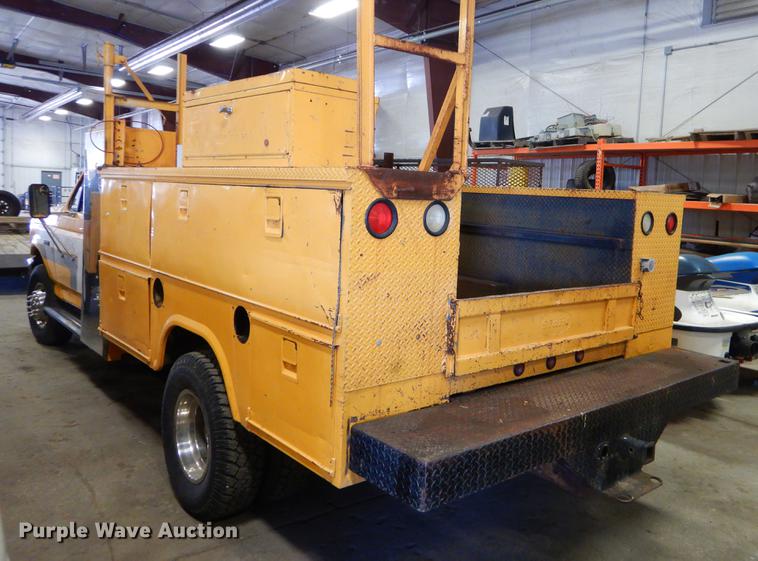 image for item DN9237 1994 Ford F450 Super Duty utility truck