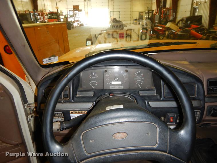 image for item DN9237 1994 Ford F450 Super Duty utility truck