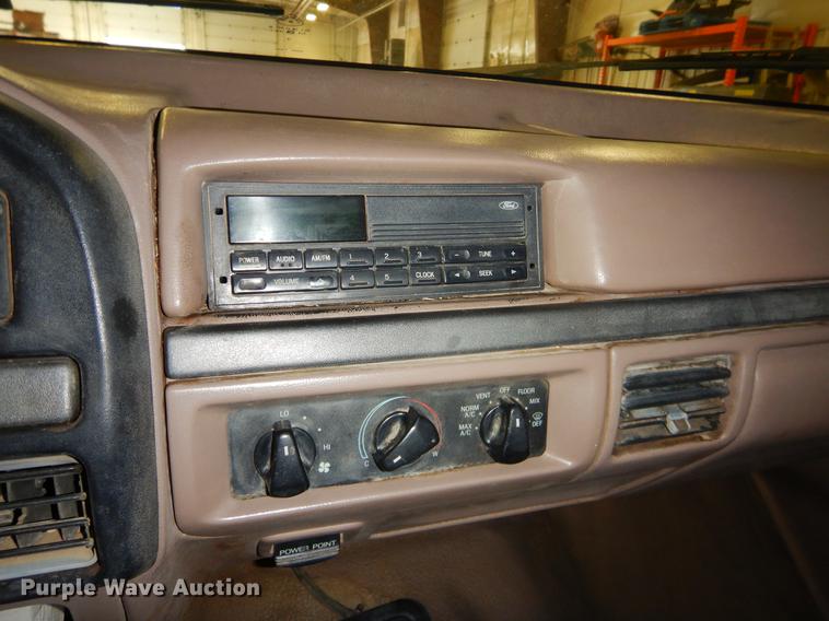 image for item DN9237 1994 Ford F450 Super Duty utility truck