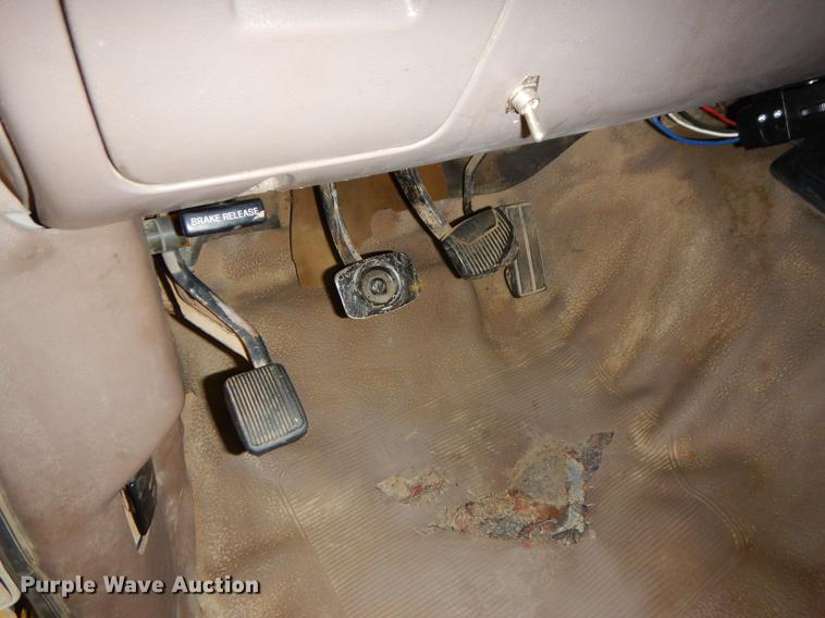 image for item DN9237 1994 Ford F450 Super Duty utility truck