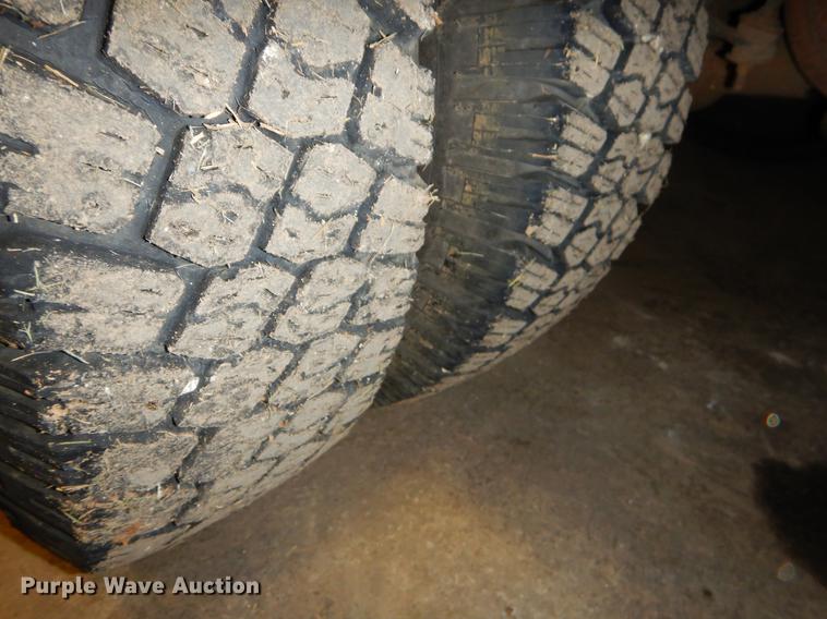 image for item DN9237 1994 Ford F450 Super Duty utility truck