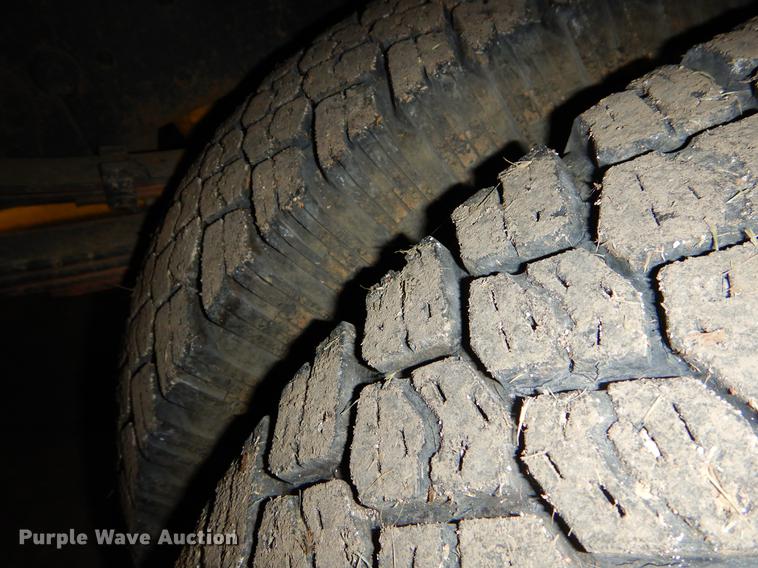 image for item DN9237 1994 Ford F450 Super Duty utility truck