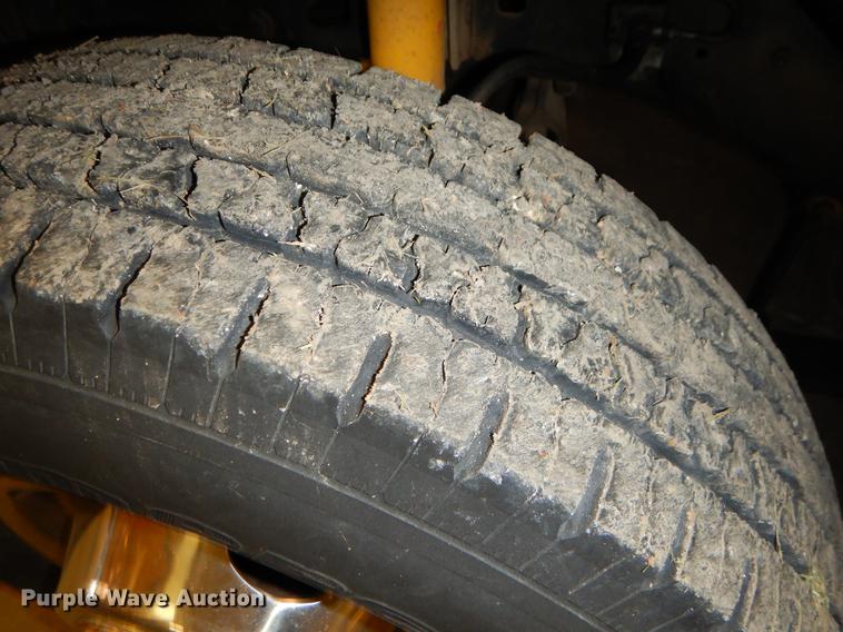 image for item DN9237 1994 Ford F450 Super Duty utility truck