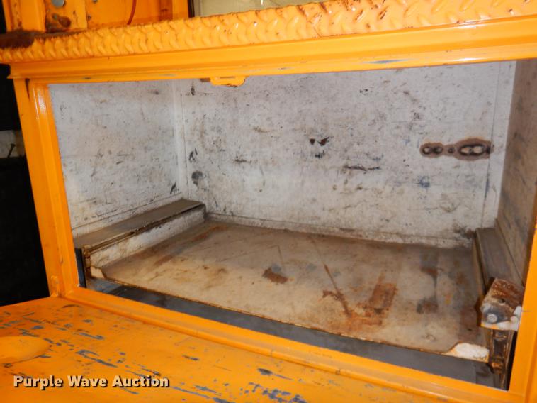 image for item DN9237 1994 Ford F450 Super Duty utility truck