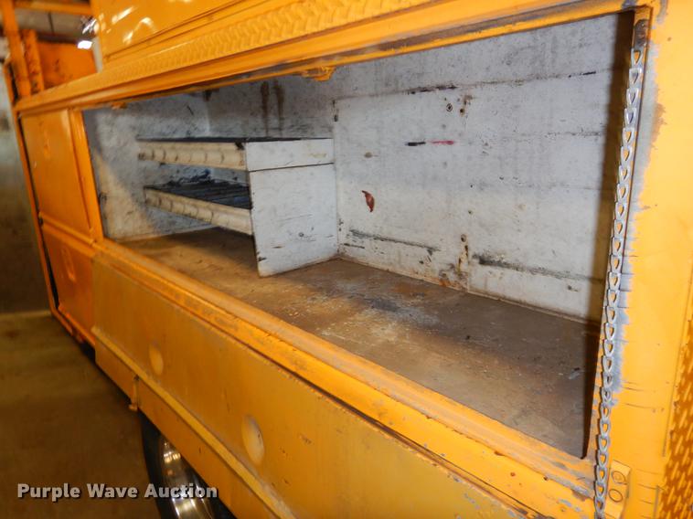 image for item DN9237 1994 Ford F450 Super Duty utility truck