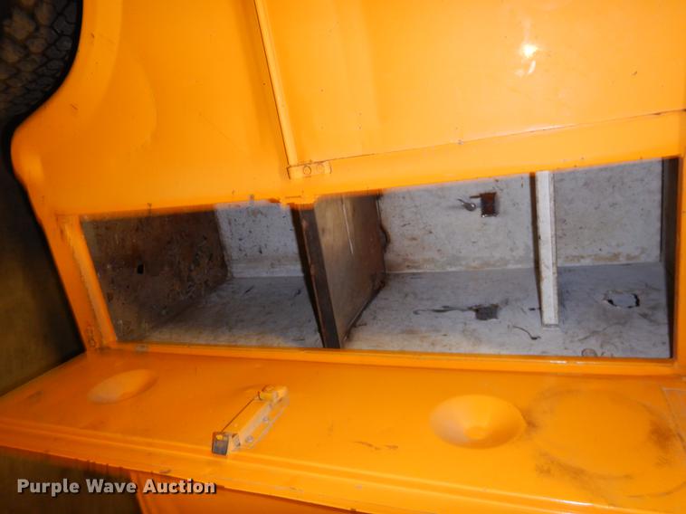 image for item DN9237 1994 Ford F450 Super Duty utility truck