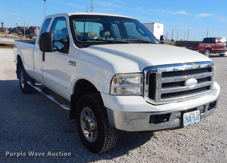 image for item DN9238 2006 Ford F250 Super Duty XLT SuperCab pickup truck