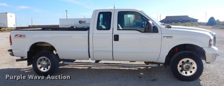 image for item DN9238 2006 Ford F250 Super Duty XLT SuperCab pickup truck