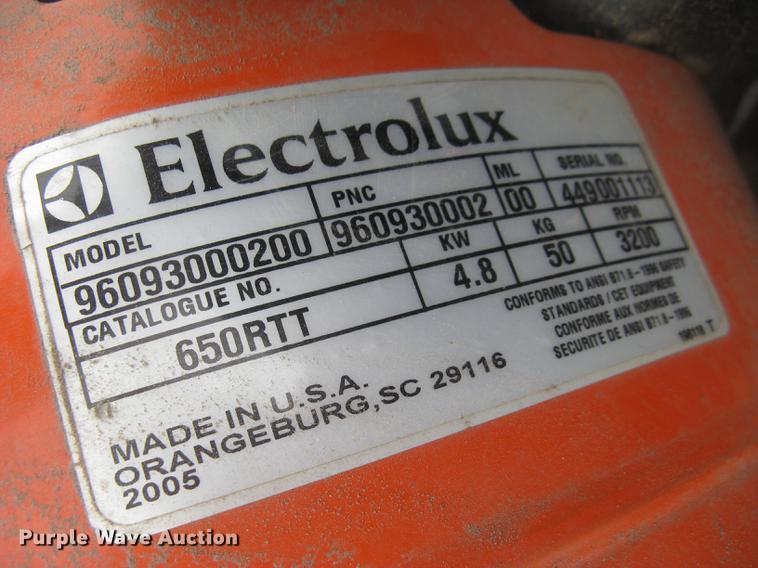 image for item DQ9678 Husqvarna 650RTT rear tine tiller