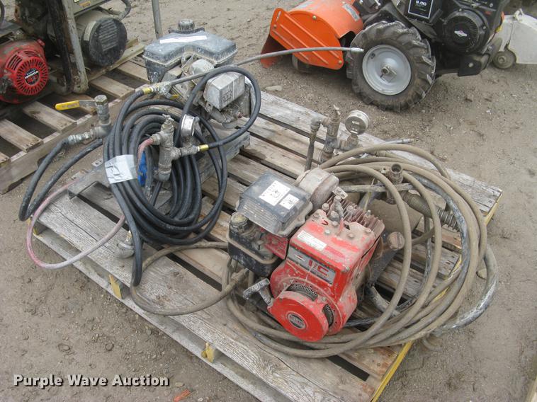 image for item DQ9680 (2) concrete cure spray pumps