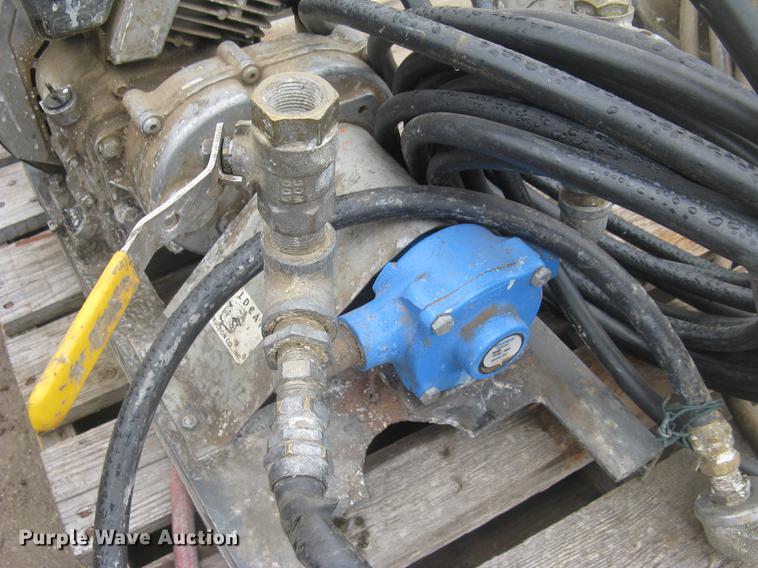 image for item DQ9680 (2) concrete cure spray pumps
