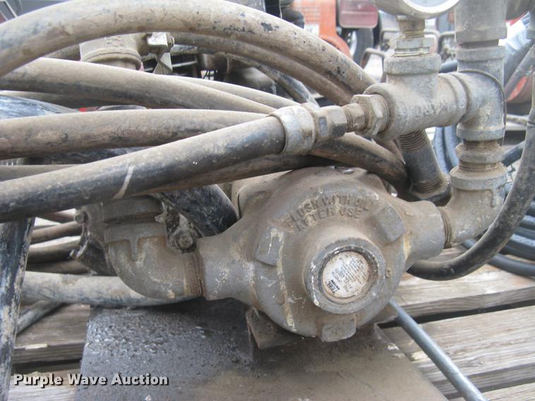 image for item DQ9680 (2) concrete cure spray pumps