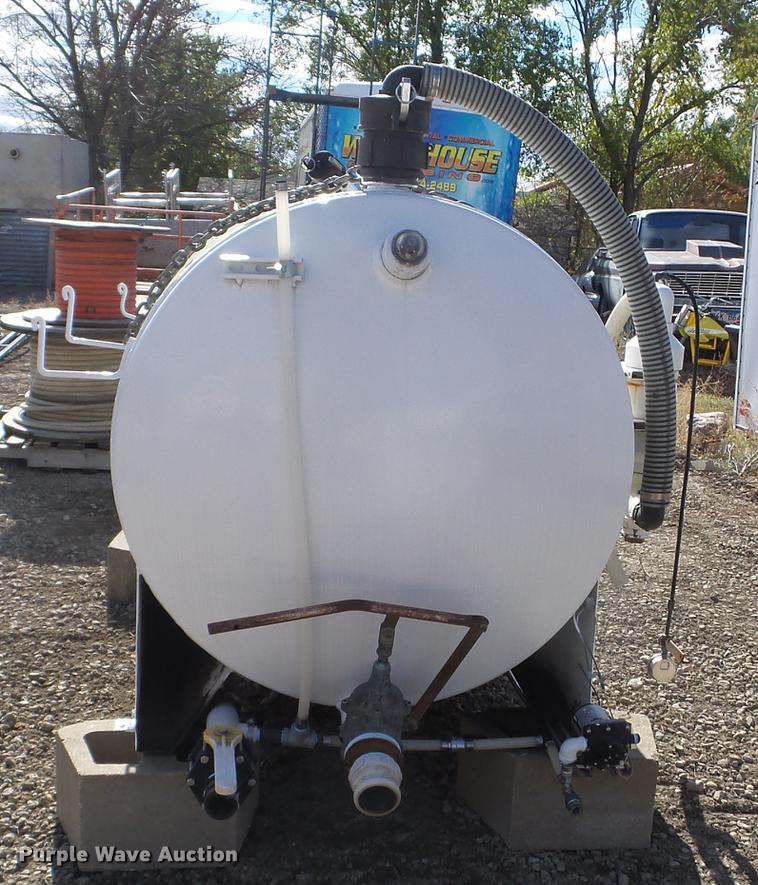 Porta toilet pump tank in Pierre, SD Item DX9536 sold Purple Wave