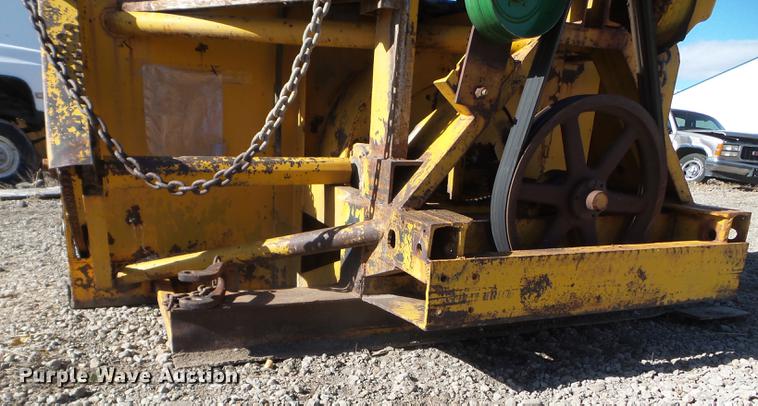 image for item DX9538 Snow blower