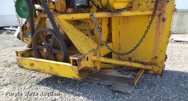 image for item DX9538 Snow blower