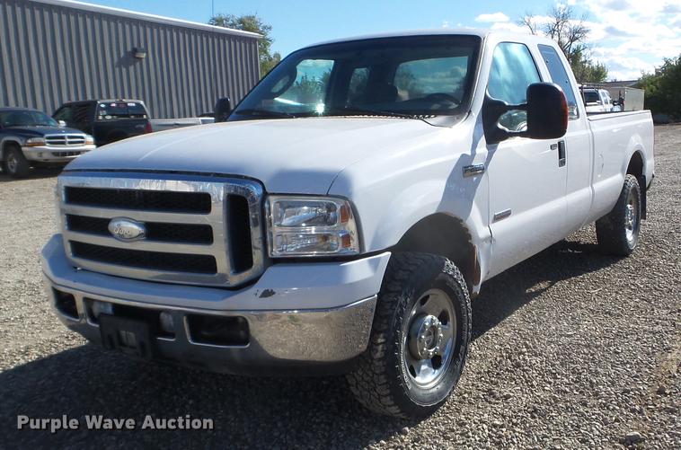image for item DX9540 2007 Ford F250 Super Duty SuperCab pickup truck