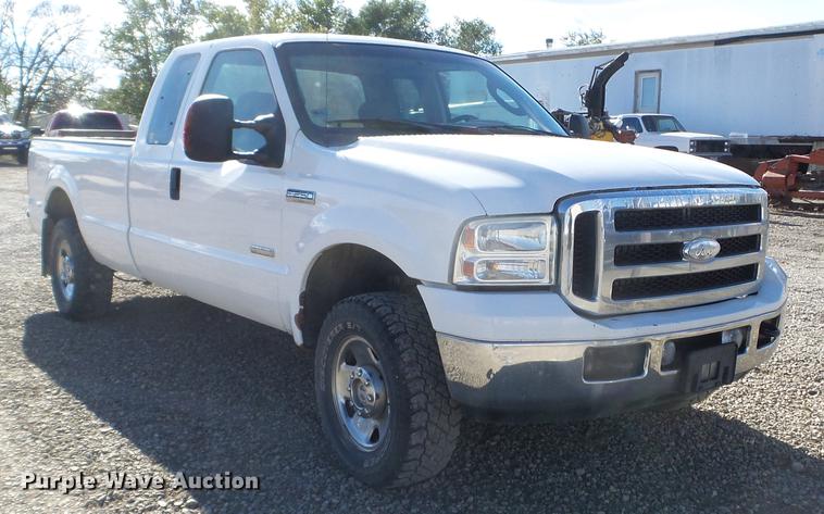 image for item DX9540 2007 Ford F250 Super Duty SuperCab pickup truck