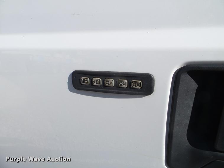 image for item DX9540 2007 Ford F250 Super Duty SuperCab pickup truck