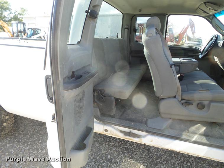 image for item DX9540 2007 Ford F250 Super Duty SuperCab pickup truck