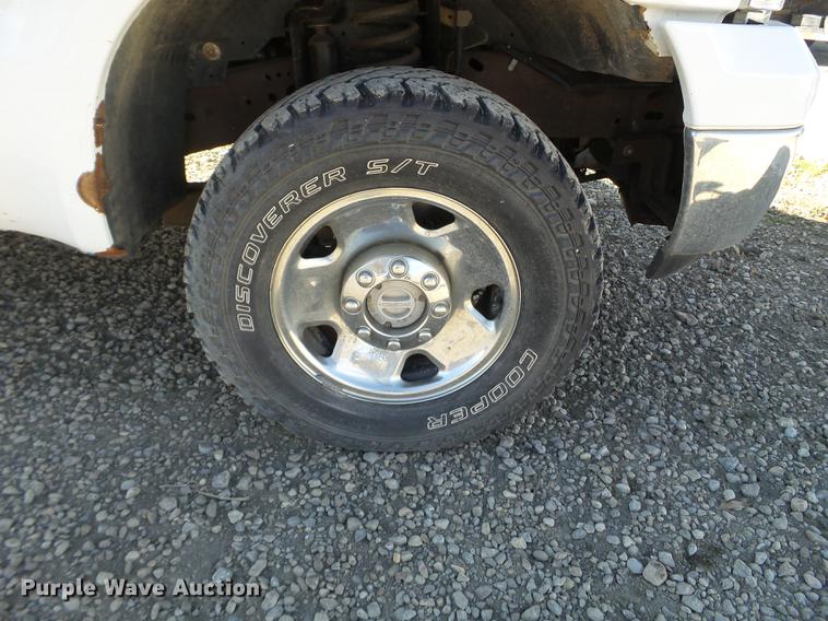 image for item DX9540 2007 Ford F250 Super Duty SuperCab pickup truck