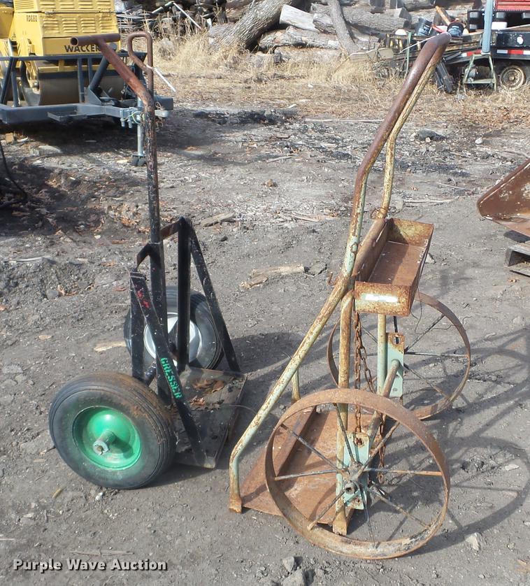 (2) torch carts in Rochester, MN Item DX9653 sold Purple Wave