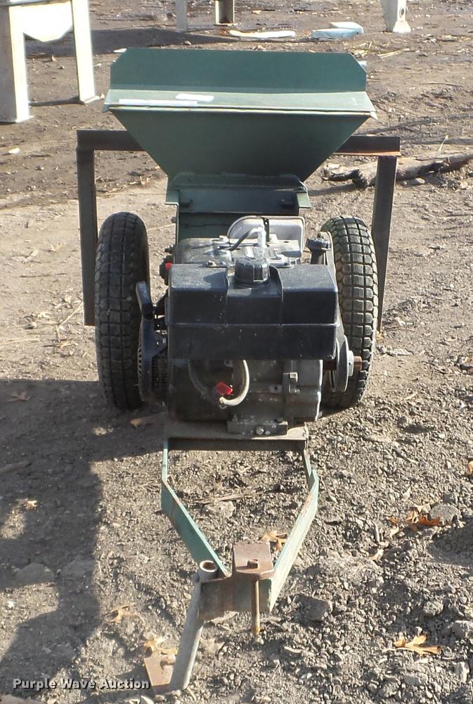 image for item DX9669 Wood chipper