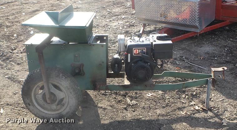 image for item DX9669 Wood chipper