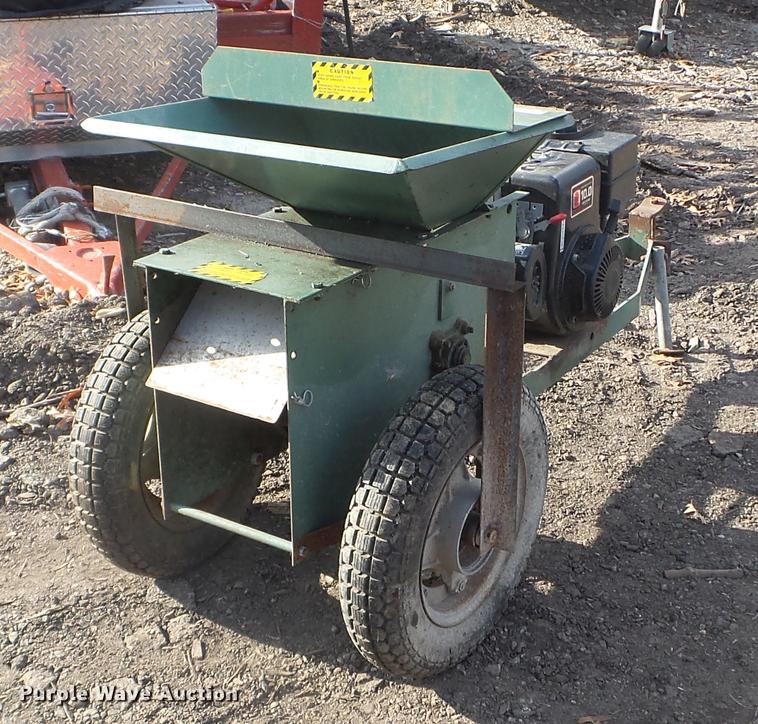 image for item DX9669 Wood chipper