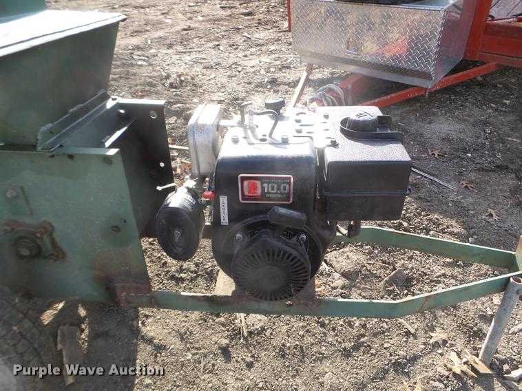 image for item DX9669 Wood chipper