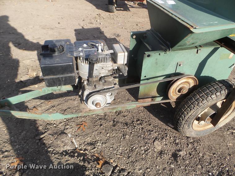 image for item DX9669 Wood chipper