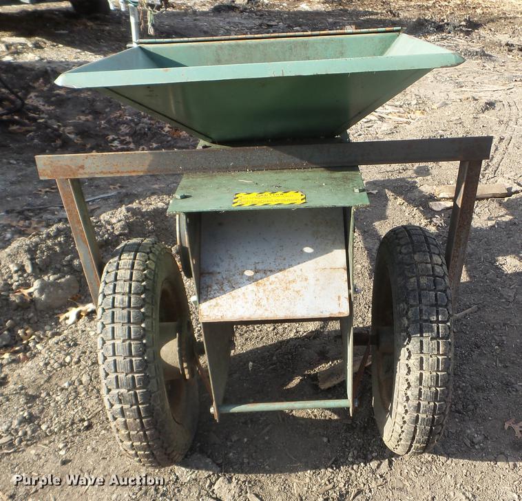 image for item DX9669 Wood chipper