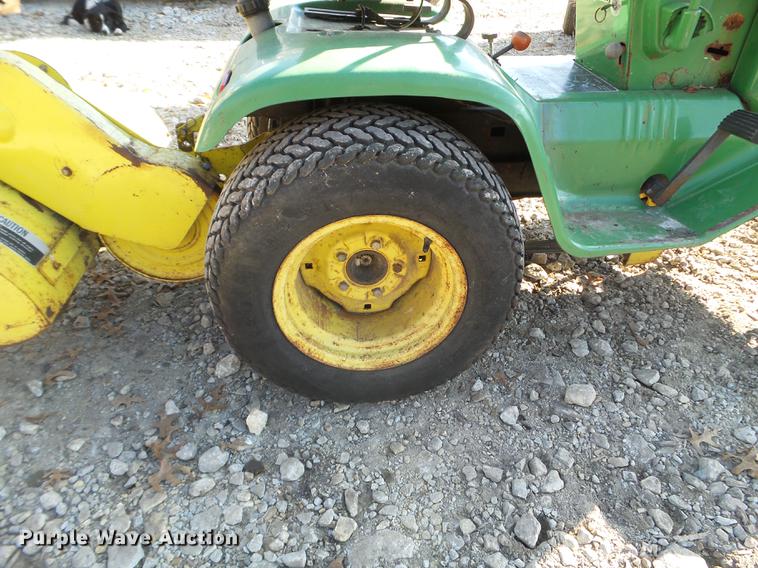 image for item DX9687 John Deere 212 lawn mower