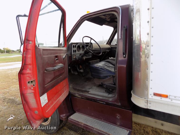 image for item DY9079 1989 Chevrolet C60 box truck