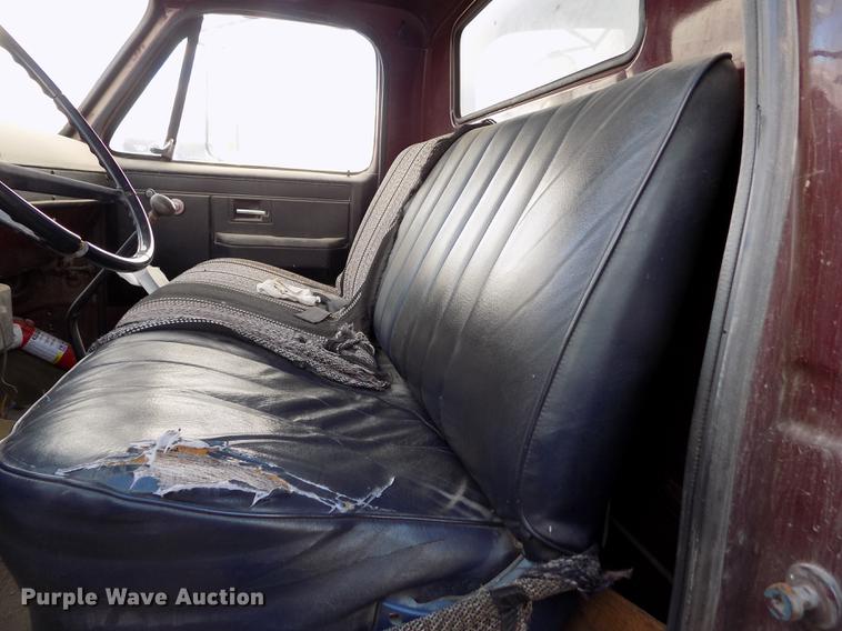 image for item DY9079 1989 Chevrolet C60 box truck