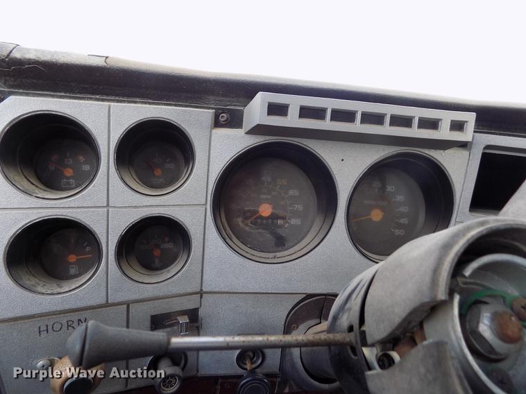 image for item DY9079 1989 Chevrolet C60 box truck