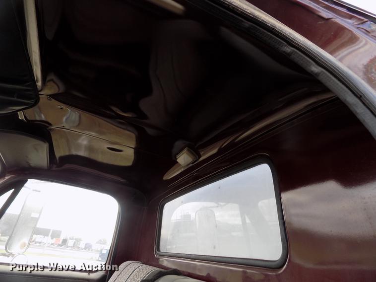 image for item DY9079 1989 Chevrolet C60 box truck