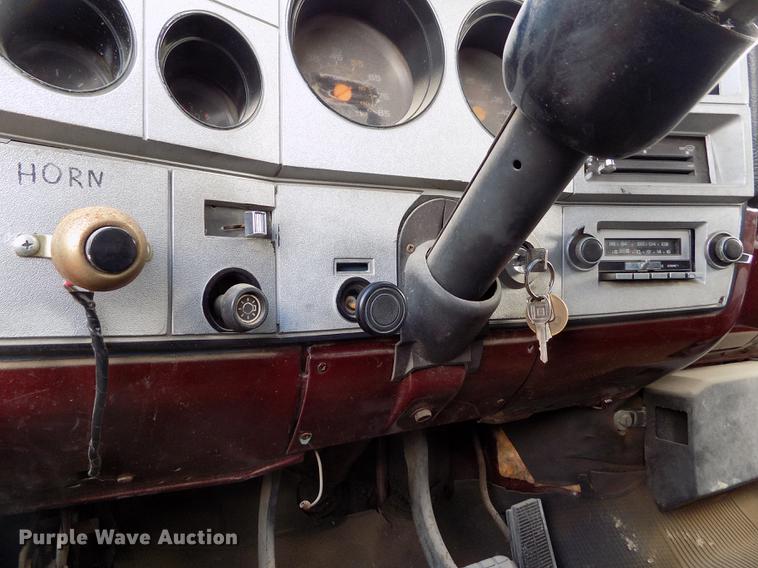 image for item DY9079 1989 Chevrolet C60 box truck