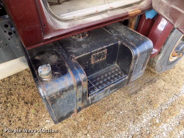 image for item DY9079 1989 Chevrolet C60 box truck