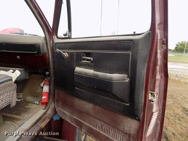 image for item DY9079 1989 Chevrolet C60 box truck