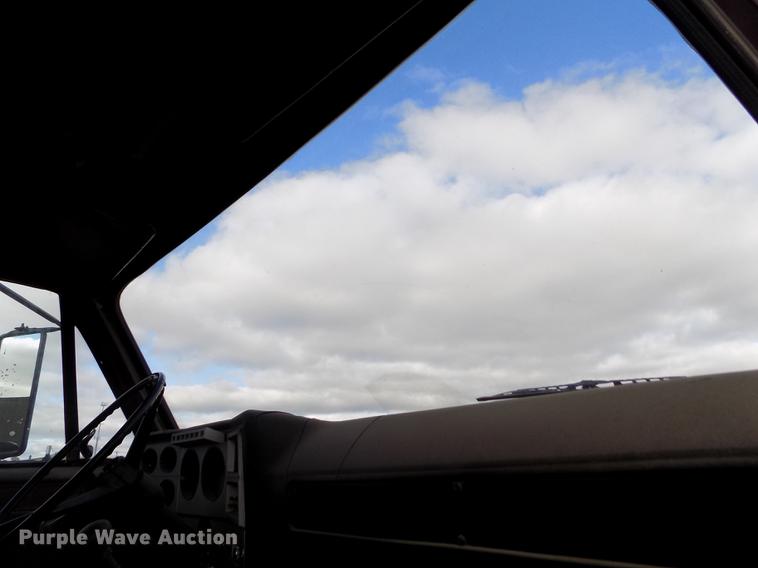 image for item DY9079 1989 Chevrolet C60 box truck