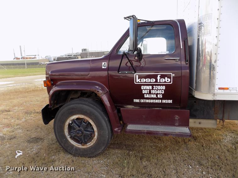 image for item DY9079 1989 Chevrolet C60 box truck