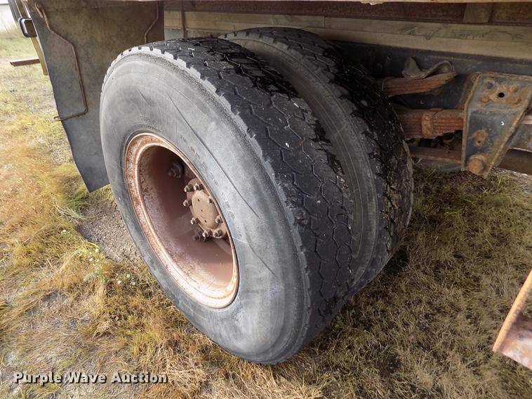 image for item DY9079 1989 Chevrolet C60 box truck