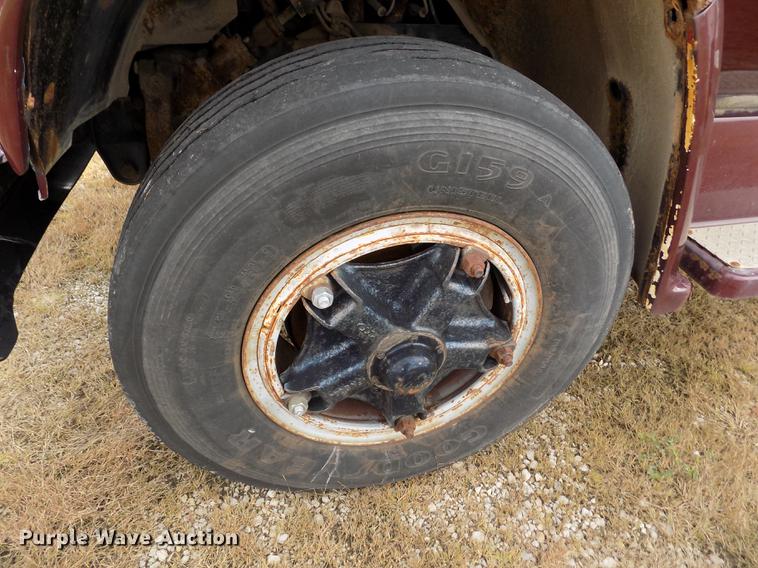 image for item DY9079 1989 Chevrolet C60 box truck