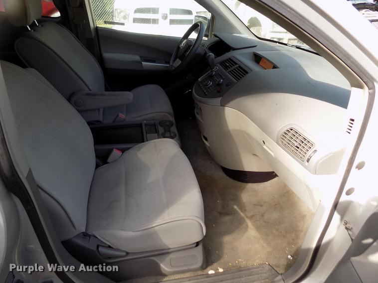 image for item DY9081 2008 Nissan Quest van