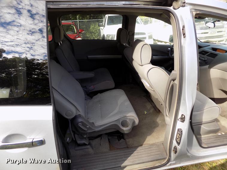 image for item DY9081 2008 Nissan Quest van