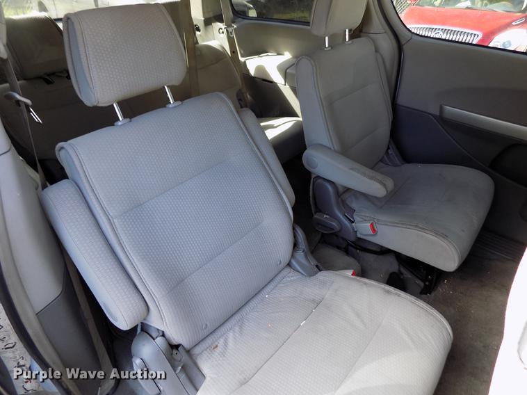 image for item DY9081 2008 Nissan Quest van