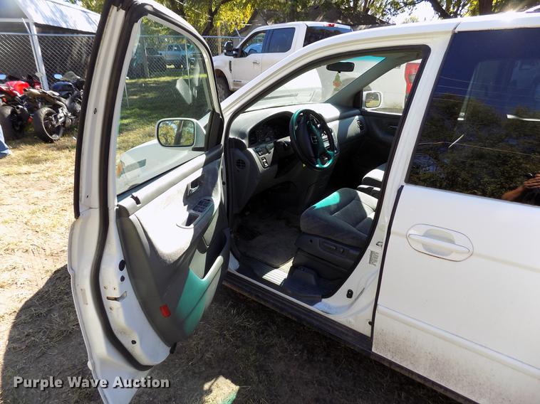 image for item DY9083 2004 Honda Odyssey van