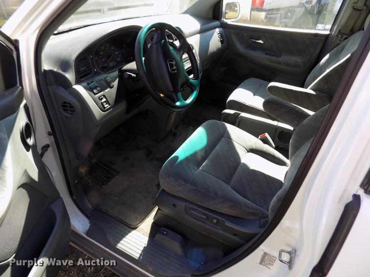 image for item DY9083 2004 Honda Odyssey van